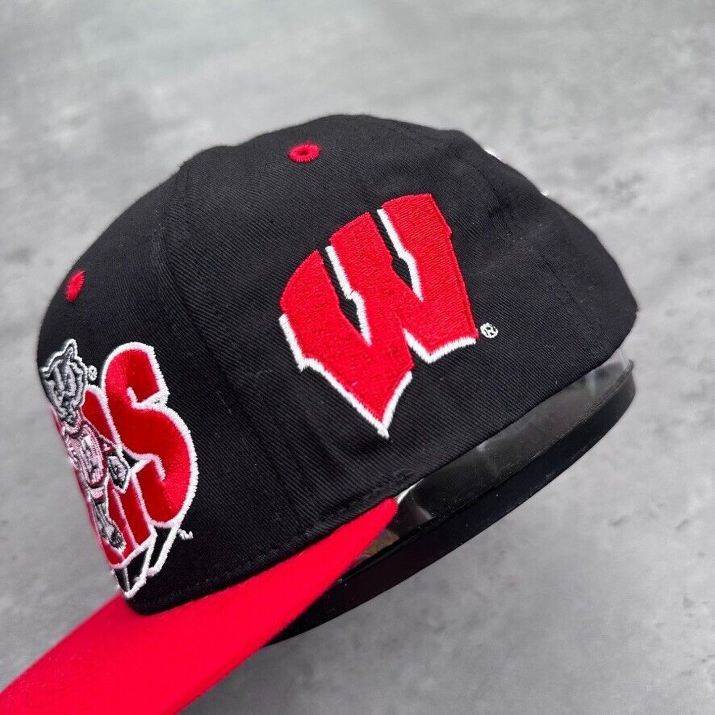 Vintage Zephyr University of Wisconsin Badgers Two Tone Wave Hat Rare