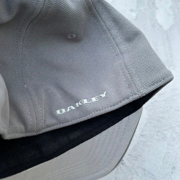 Oakley Flex Classic Low Gray Fitted Hat