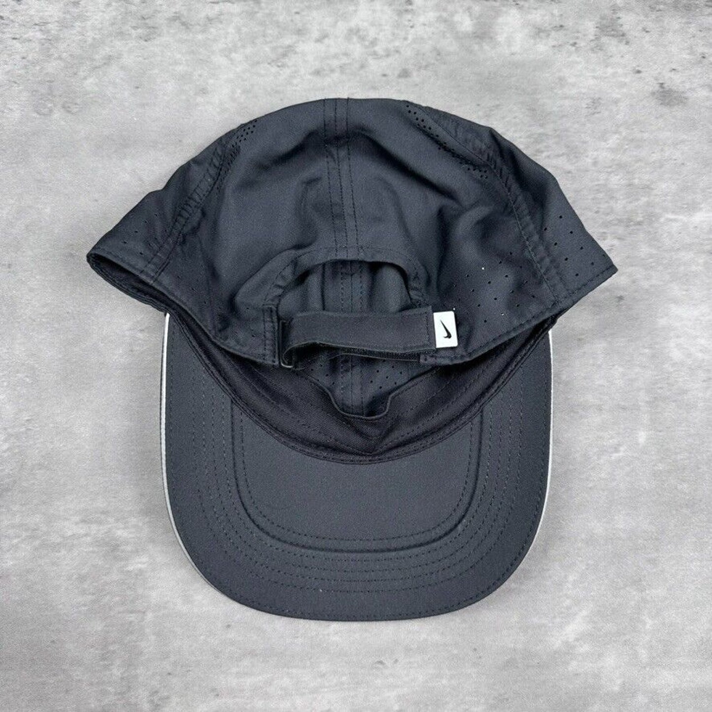 Nike Dri-Fit Featherlight Black Athletic Hat