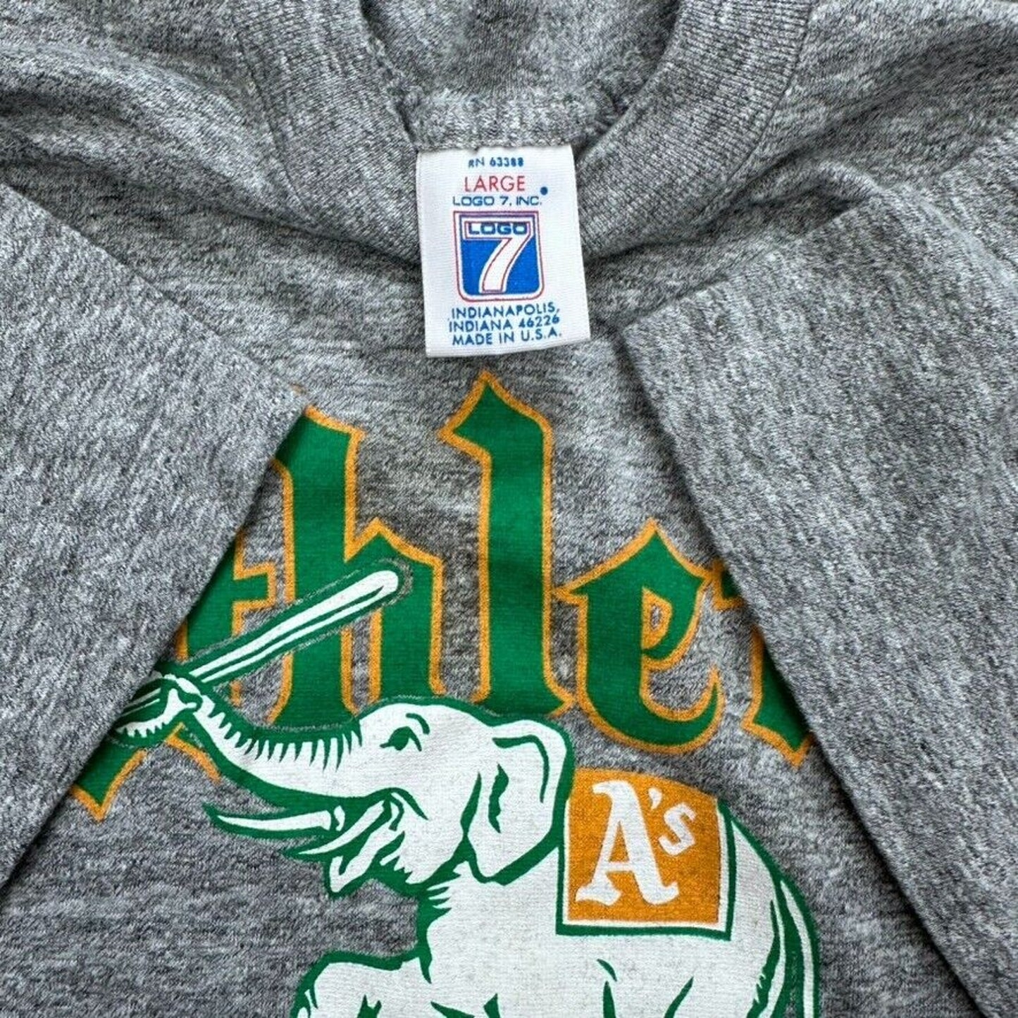 Vintage MLB Logo 7 Oakland A's Athletics T Shirt - S